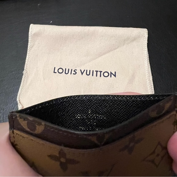 LOUIS VUITTON MONOGRAM REVERSE Card Holder - Picture 3 of 4